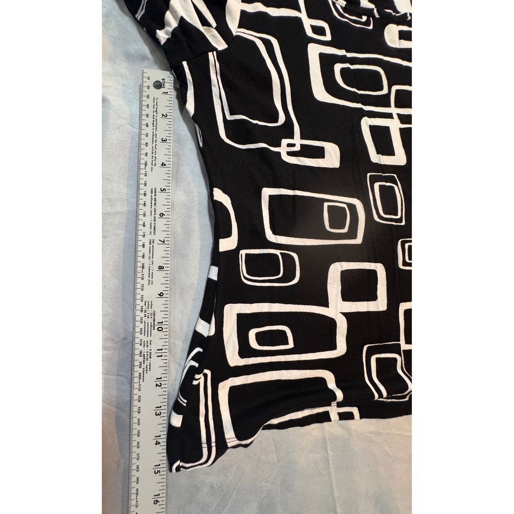 Chicos Black White Geometric Square Print Scoop Neck Top Size 2 XL - Picture 5 of 6
